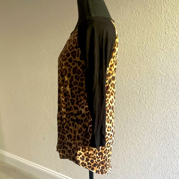 Torrid • Super Soft Knits Long Sleeve Leopard Print T-shirt - Picture 3 of 6